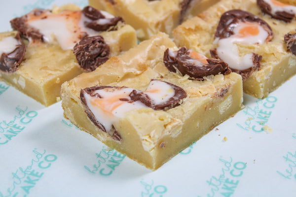 Stuffed Creme Egg Easter Blondies