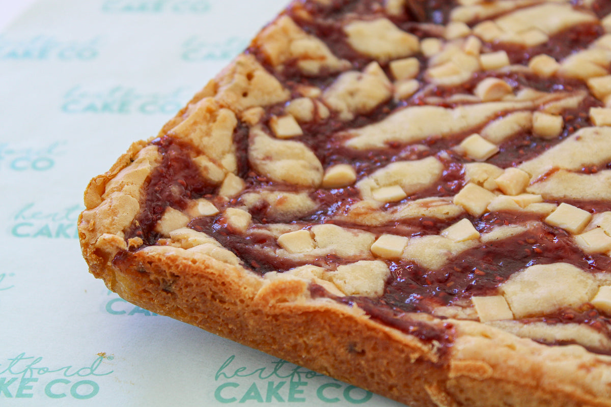 White Chocolate & Raspberry Blondie Slab – HertfordCakeCo