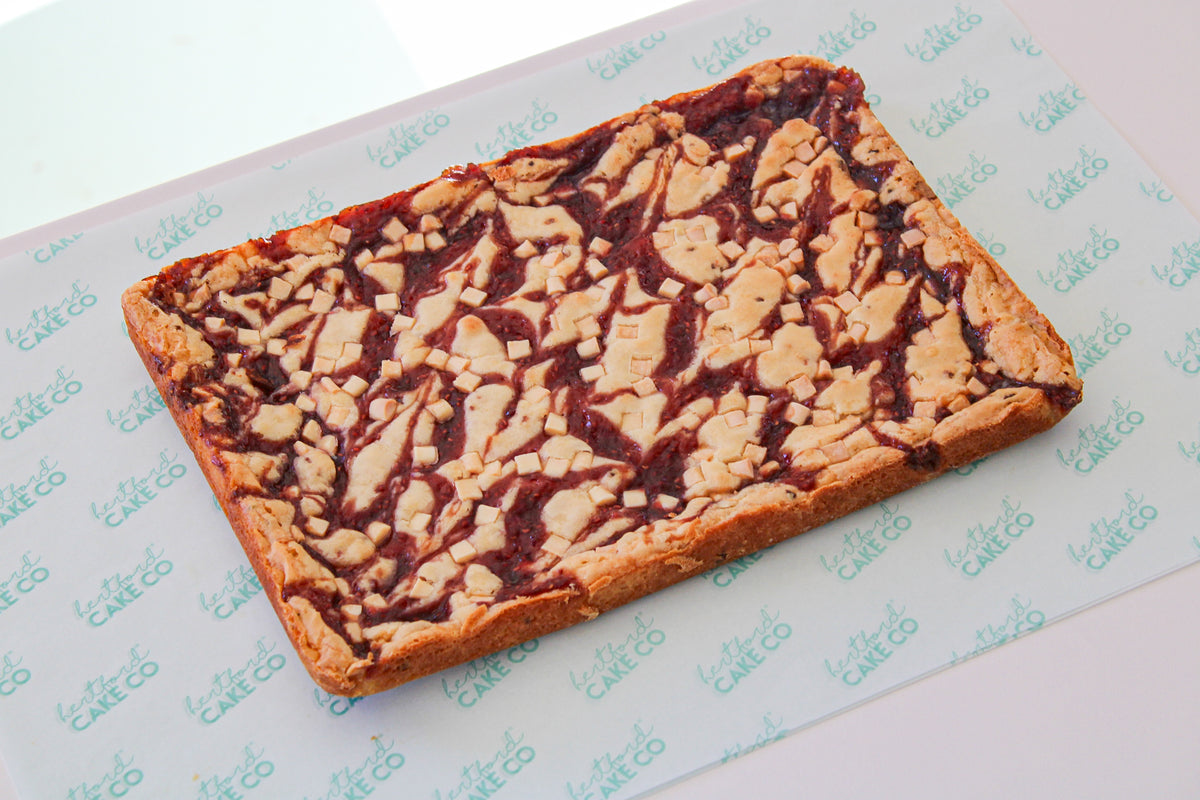 White Chocolate & Raspberry Blondie Slab – HertfordCakeCo